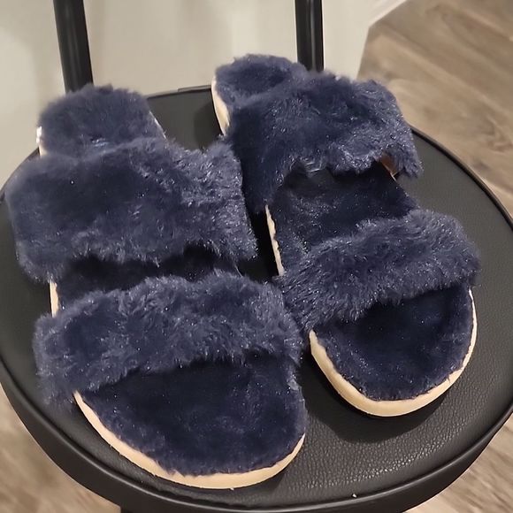Jack Roger's Lauren Cozy Slippers - Picture 6 of 8